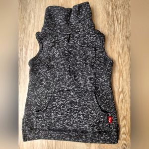 L dog turtleneck pullover